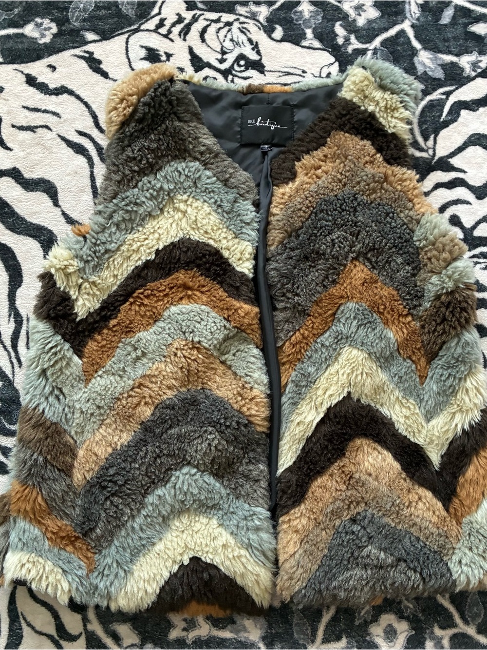 022 - WOMENS BKE BOUTIQUE CHEVRON FUR VEST JACKET